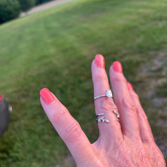 14 k white gold 1 carat oval diamond and Ring enhancer in Beautiful Moissanite! - Picture 10 of 13